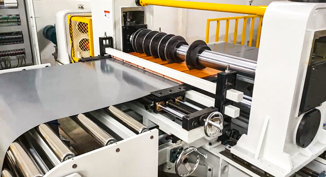 Keying spacer type high-speed slitting line